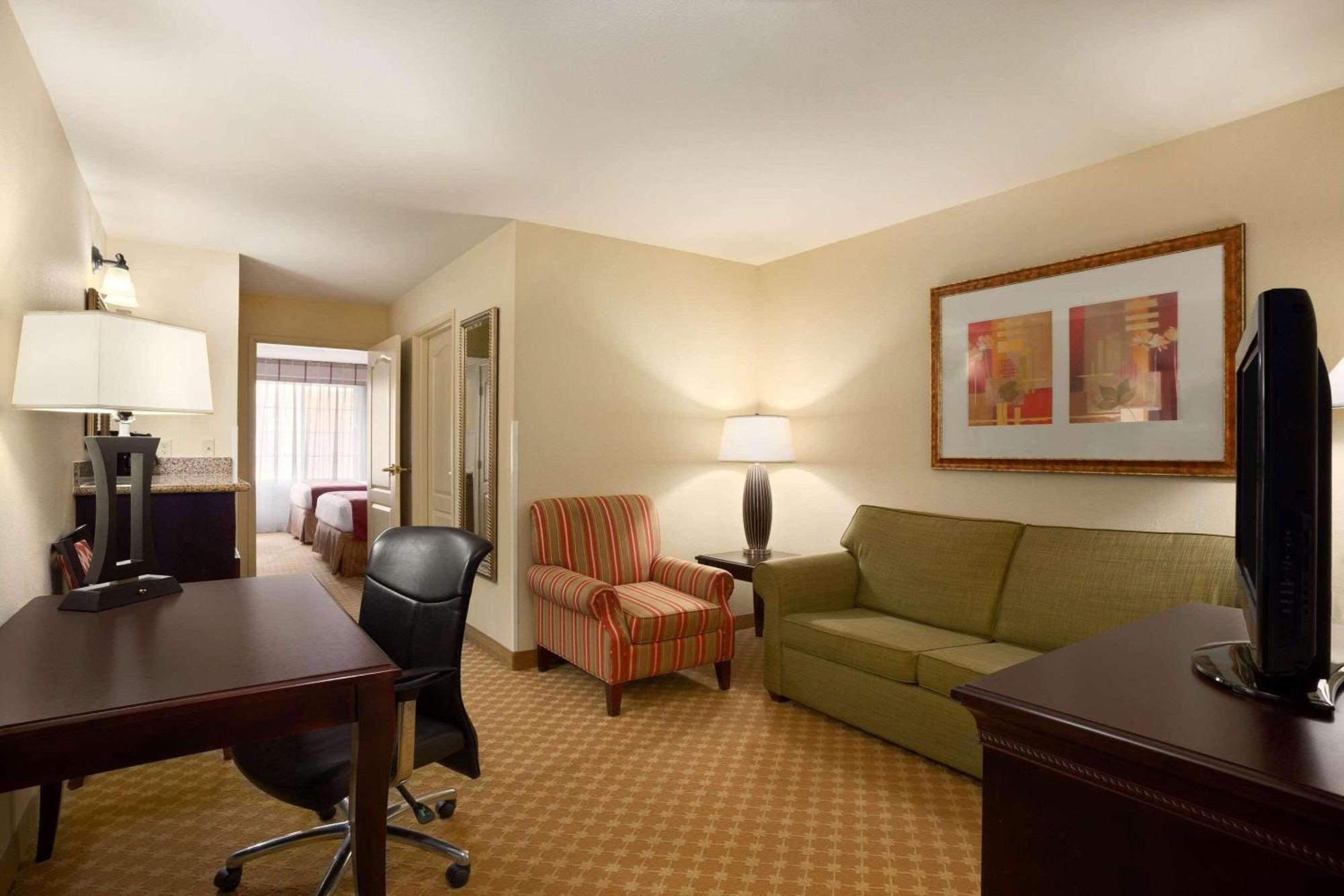 Country Inn & Suites By Radisson, Washington At Meadowlands, Pa Экстерьер фото
