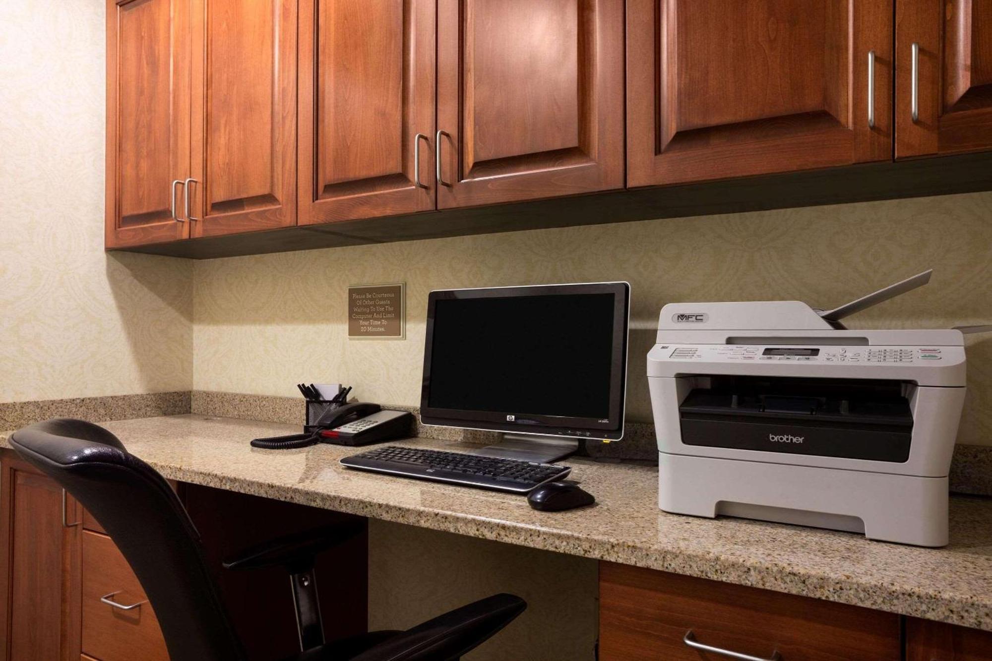 Country Inn & Suites By Radisson, Washington At Meadowlands, Pa Экстерьер фото