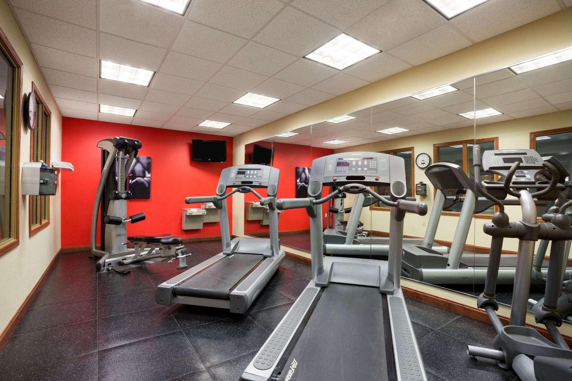 Country Inn & Suites By Radisson, Washington At Meadowlands, Pa Экстерьер фото